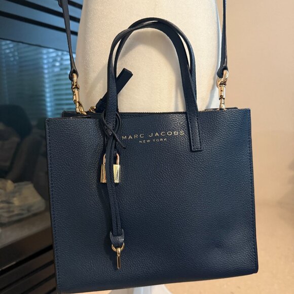 AUTH Marc Jacobs Mini Grind Tote Navy Pebbled Leather w/ Lock/Key Charms & COA - Picture 12 of 13